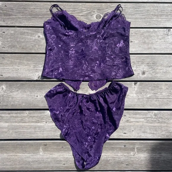 VICTORIA’S SECRET Vintage 80s Gold Label Purple Brocade Lace Pajama Set Lingerie - Picture 2 of 12
